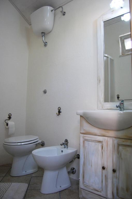 Andrea E Valentina Bed and Breakfast S'archittu Cuglieri Rum bild