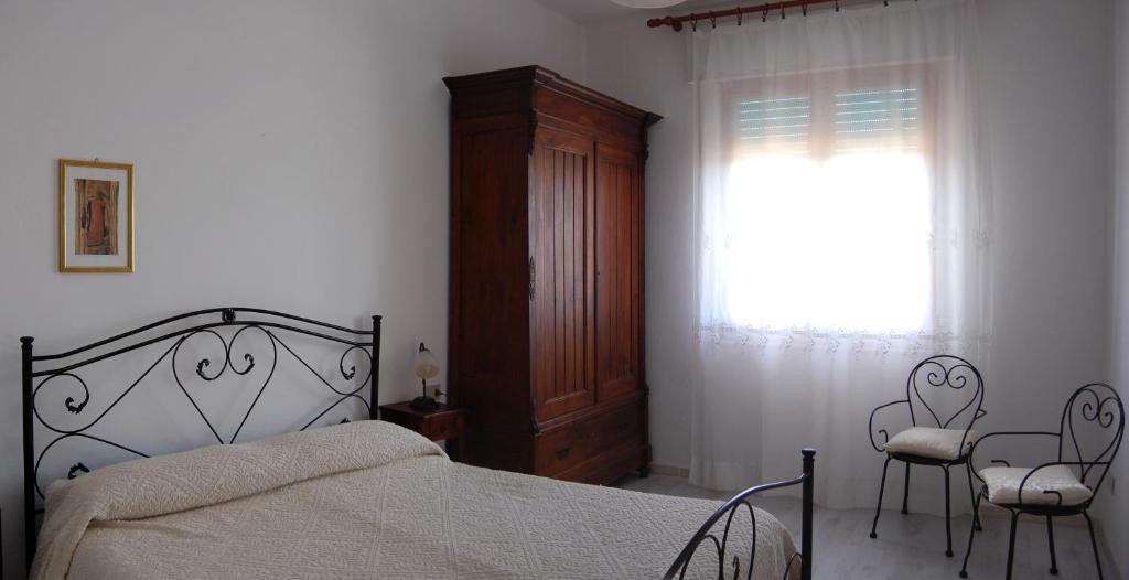 Andrea E Valentina Bed and Breakfast S'archittu Cuglieri Rum bild