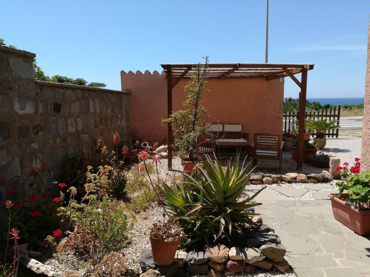 Andrea E Valentina Bed and Breakfast S'archittu Cuglieri Exteriör bild
